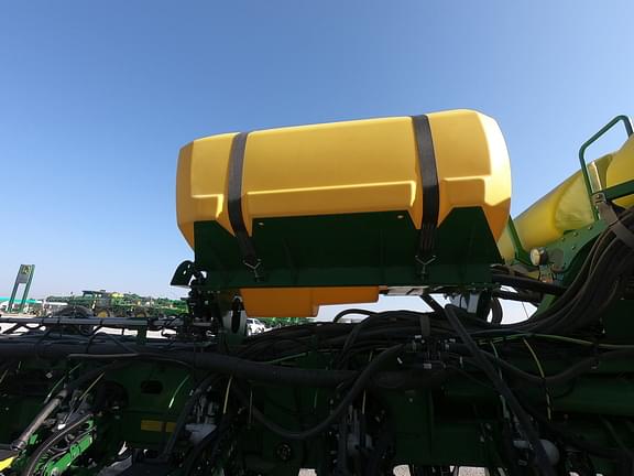 Main image John Deere 1770 10