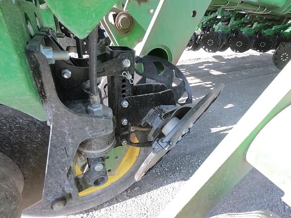 Thumbnail image John Deere 1770 14