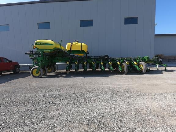 Main image John Deere 1770 1