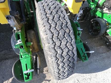Thumbnail image John Deere 1770 29