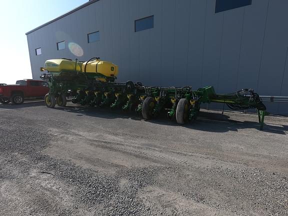 Thumbnail image John Deere 1770 3