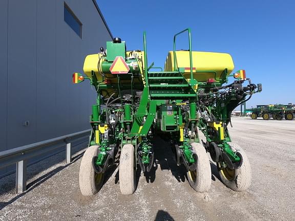Main image John Deere 1770 4