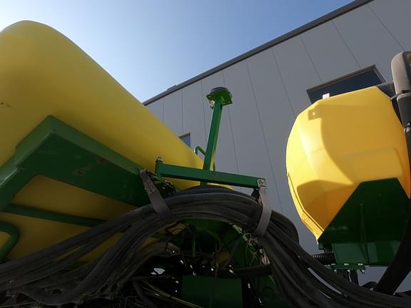 Thumbnail image John Deere 1770 8