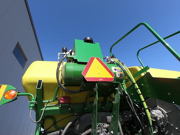 Thumbnail image John Deere 1770 9