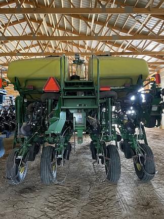 Image of John Deere 1770 equipment image 4