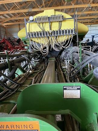 Image of John Deere 1770 equipment image 2