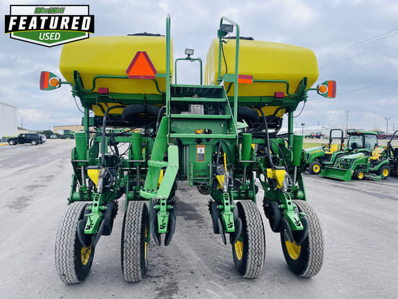Image of John Deere 1770 equipment image 4