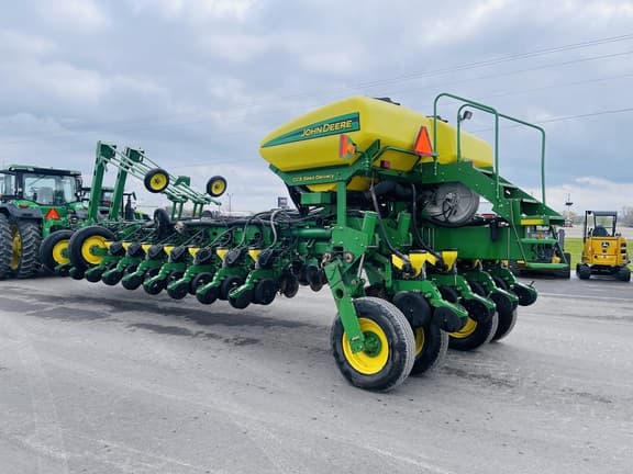 Image of John Deere 1770 equipment image 4