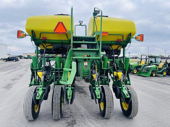 Image of John Deere 1770 equipment image 3