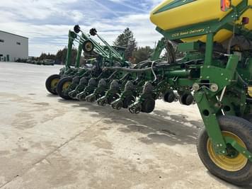 Main image John Deere 1770