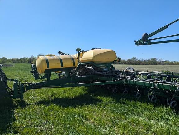 Image of John Deere 1770 equipment image 2