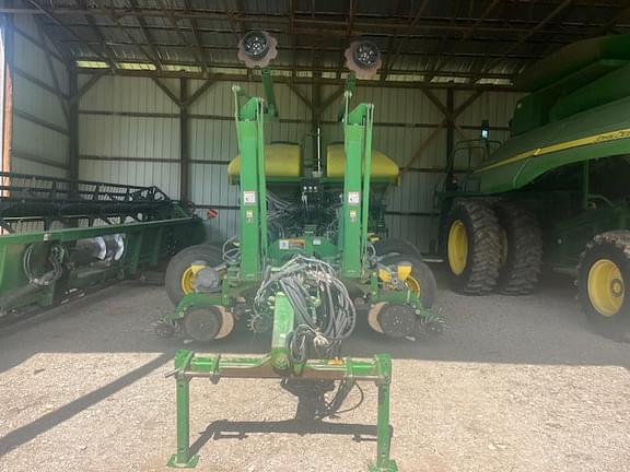 Image of John Deere 1770 equipment image 1