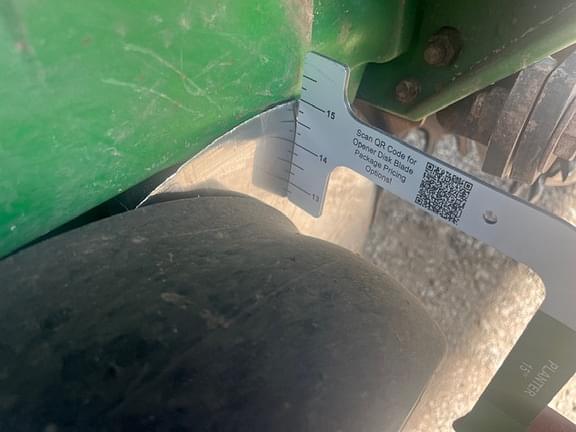 Image of John Deere 1770 equipment image 4