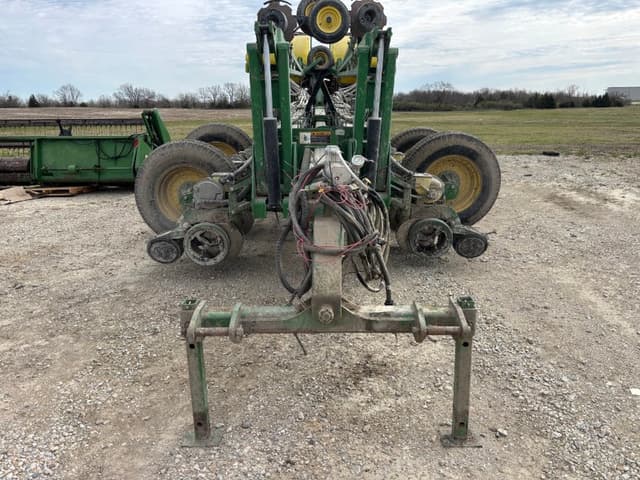 Image of John Deere 1770 equipment image 2