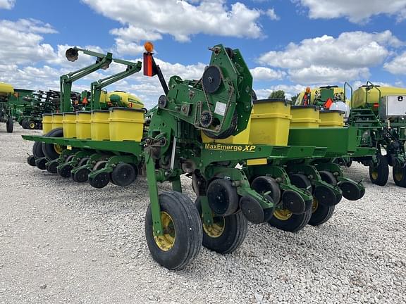 Image of John Deere 1770 equipment image 4