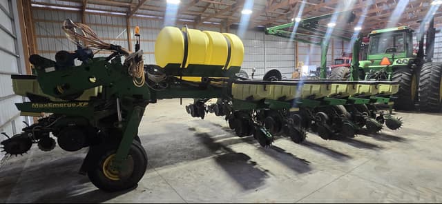 Image of John Deere 1770 equipment image 2