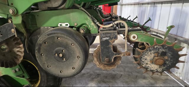 Image of John Deere 1770 equipment image 4