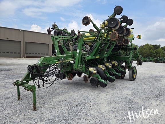 Image of John Deere 1790 equipment image 1