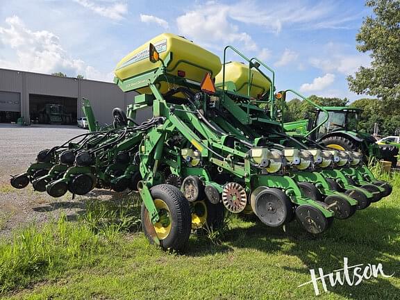 Image of John Deere 1790 equipment image 2
