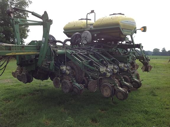 Image of John Deere 1790 Primary image