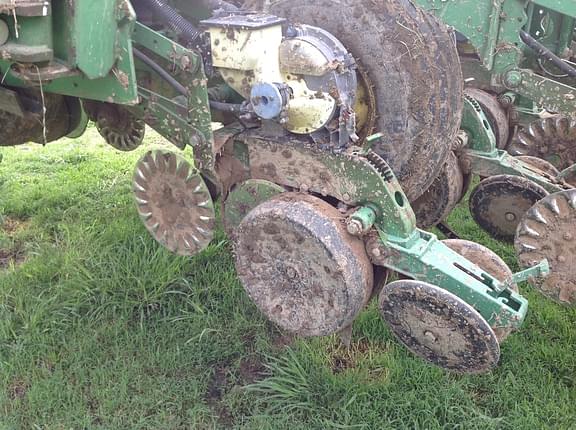 Image of John Deere 1790 equipment image 3