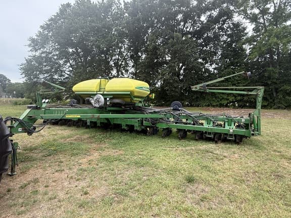 Image of John Deere 1790 equipment image 1
