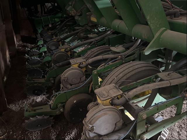 Image of John Deere 1790 equipment image 4