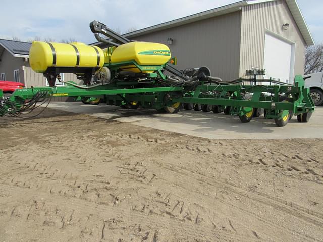 Image of John Deere 1790 equipment image 3