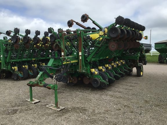 2008 John Deere 1790 Equipment Image0