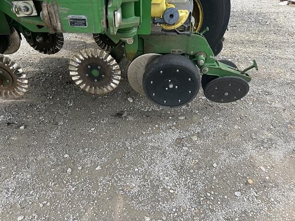 Image of John Deere 1790 equipment image 3