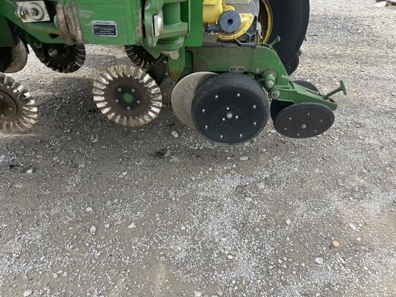 Image of John Deere 1790 equipment image 3