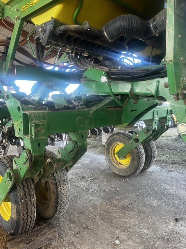 Image of John Deere 1790 equipment image 4