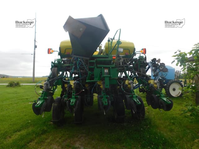 Image of John Deere 1790 equipment image 1