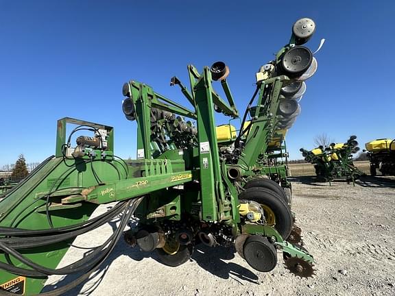 Image of John Deere 1790 equipment image 1