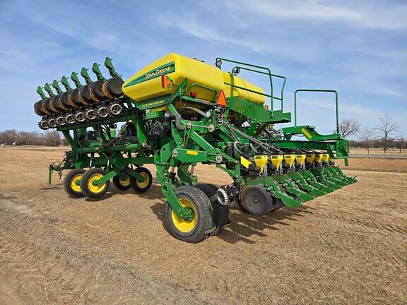 Image of John Deere 1790 equipment image 1