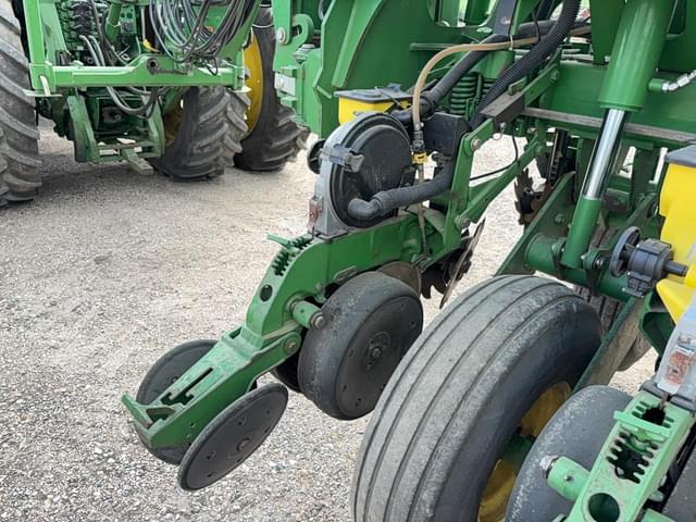 Image of John Deere 1790 equipment image 4