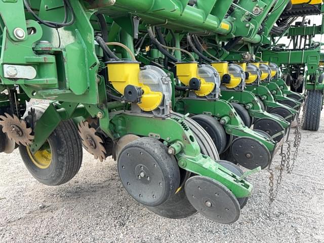 Image of John Deere 1790 equipment image 1