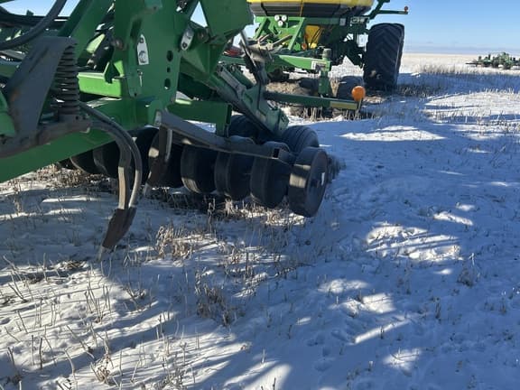 Image of John Deere 1830 equipment image 1