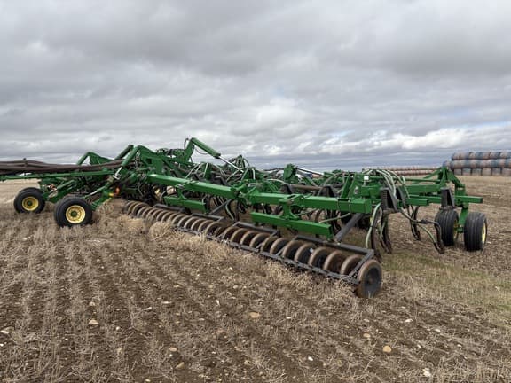 Image of John Deere 1830 equipment image 2