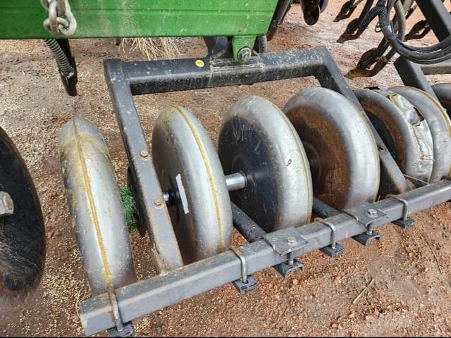 Image of John Deere 1835 equipment image 3