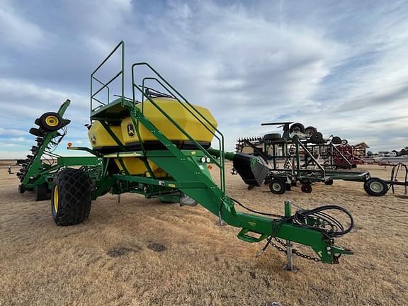 Image of John Deere 1890 equipment image 1