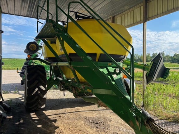 2008 John Deere 1890 Equipment Image0