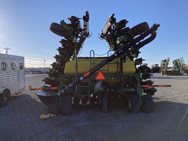 Image of John Deere 1990 equipment image 3