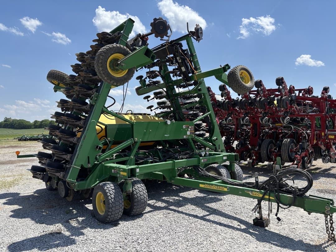 Image of John Deere 1990 Primary image