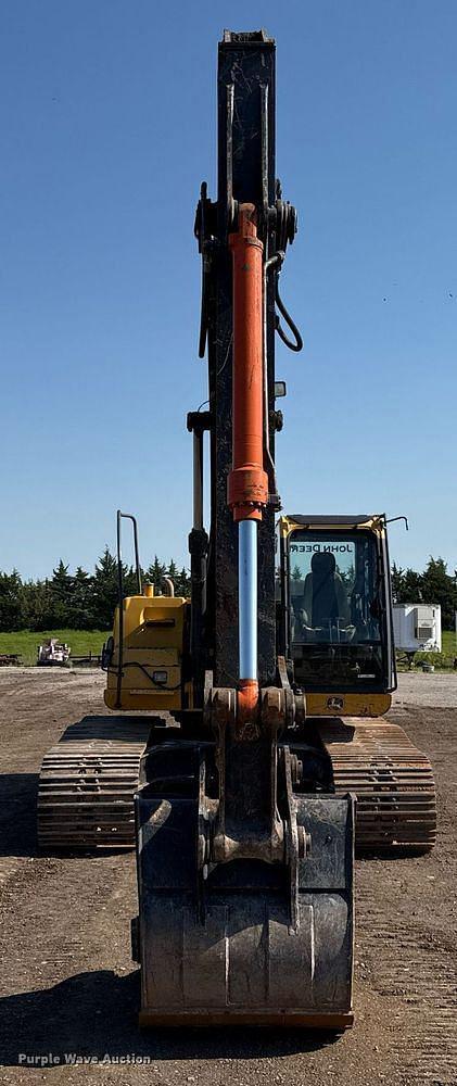 Image of John Deere 200D-LC equipment image 1