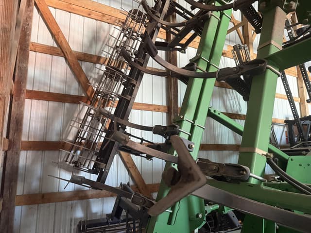 Image of John Deere 2210 equipment image 4