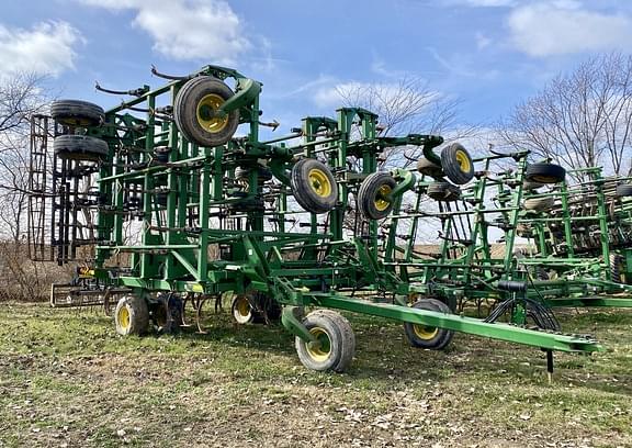 Image of John Deere 2210 equipment image 1