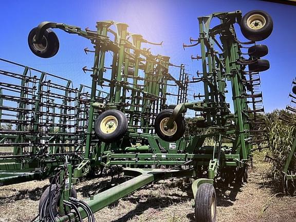 Image of John Deere 2210 equipment image 1