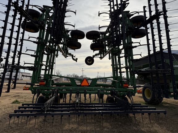 Image of John Deere 2210 equipment image 4