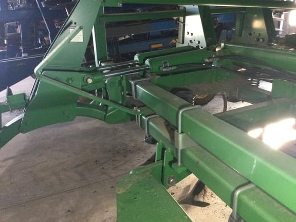 Image of John Deere 2210 equipment image 2